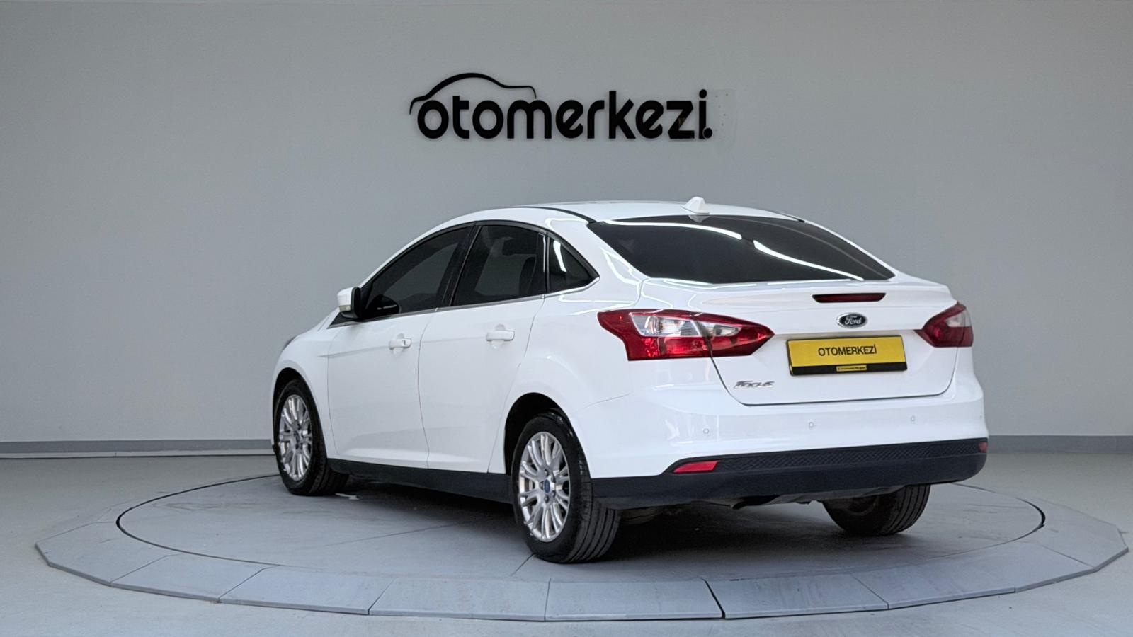 FORD FOCUS 24